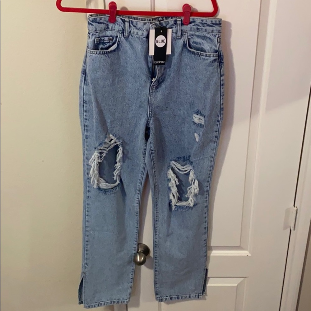 Baggy ripped jeans